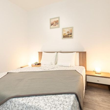 Apartments Doris, Krk Krk Town Exterior photo